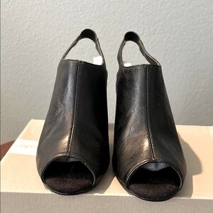 NWT- 7.5 Aerosoles Elegant Black Leather Peep-Toe Slingback Shoes